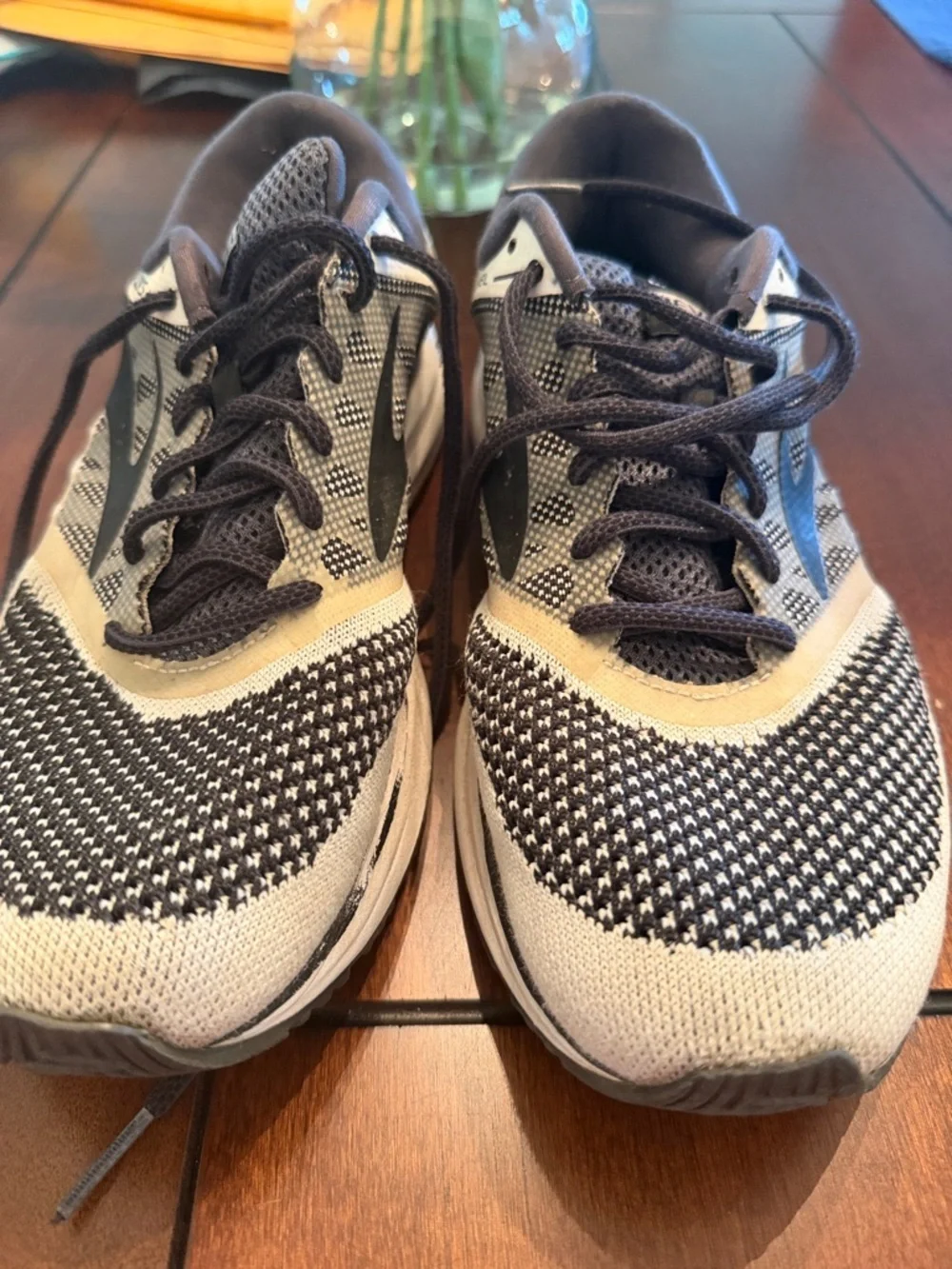 Brooks Woman’s Black and White Knit Athletic Running Shoes/Oreo
